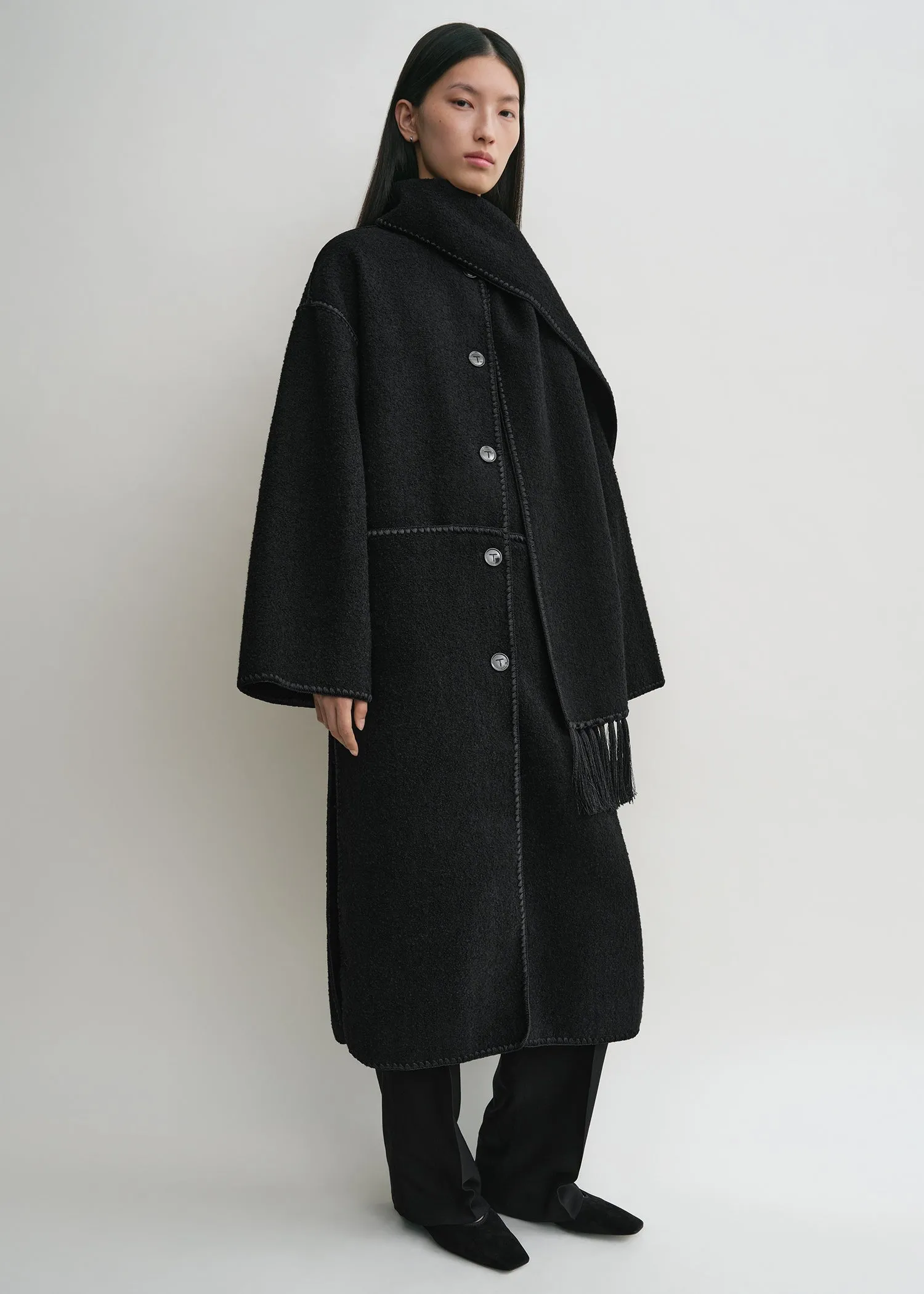 Embroidered scarf coat black
