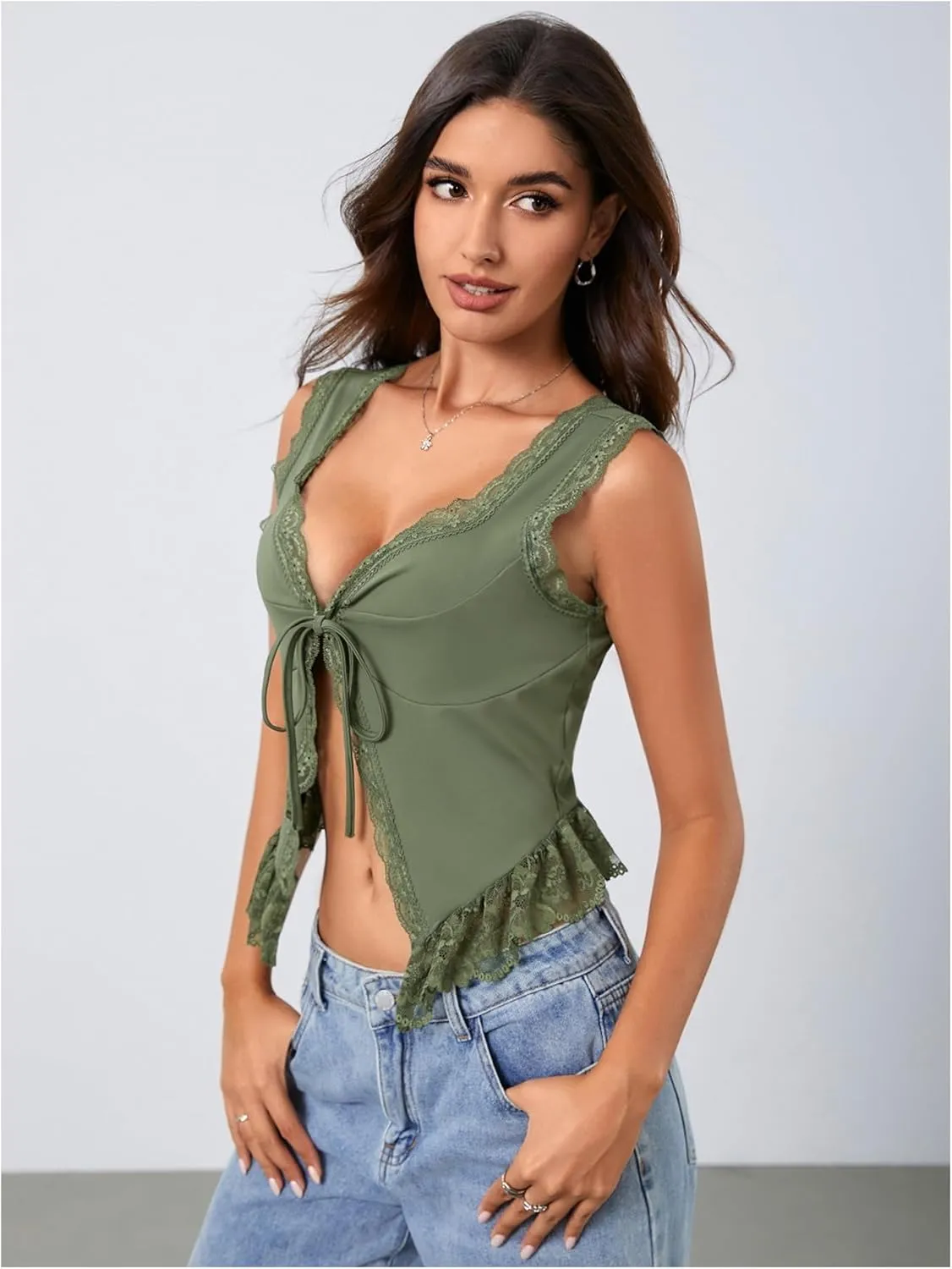 OYOANGLE Women's Summer Casual Tie Front Top Sleeveless V Neck Lace Trim Going Out Crop Blouse